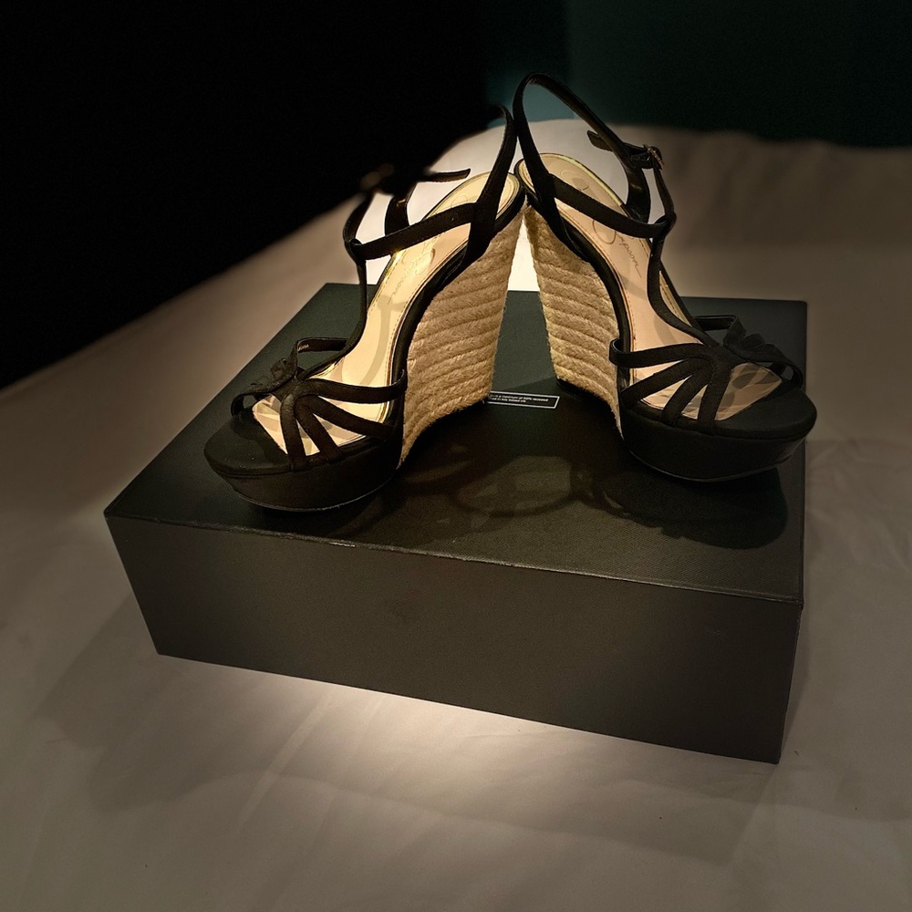 Shoes - Picture 6 of 9